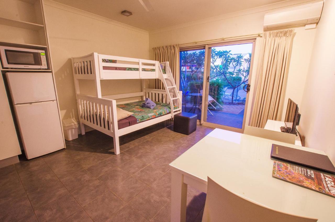 ออนสโลว์ บีช รีสอร์ต Hotel ภายนอก รูปภาพ