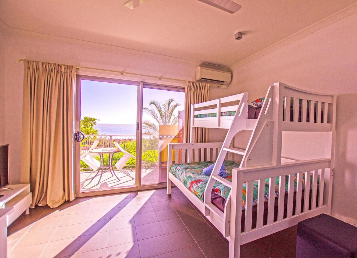 ออนสโลว์ บีช รีสอร์ต Hotel ภายนอก รูปภาพ